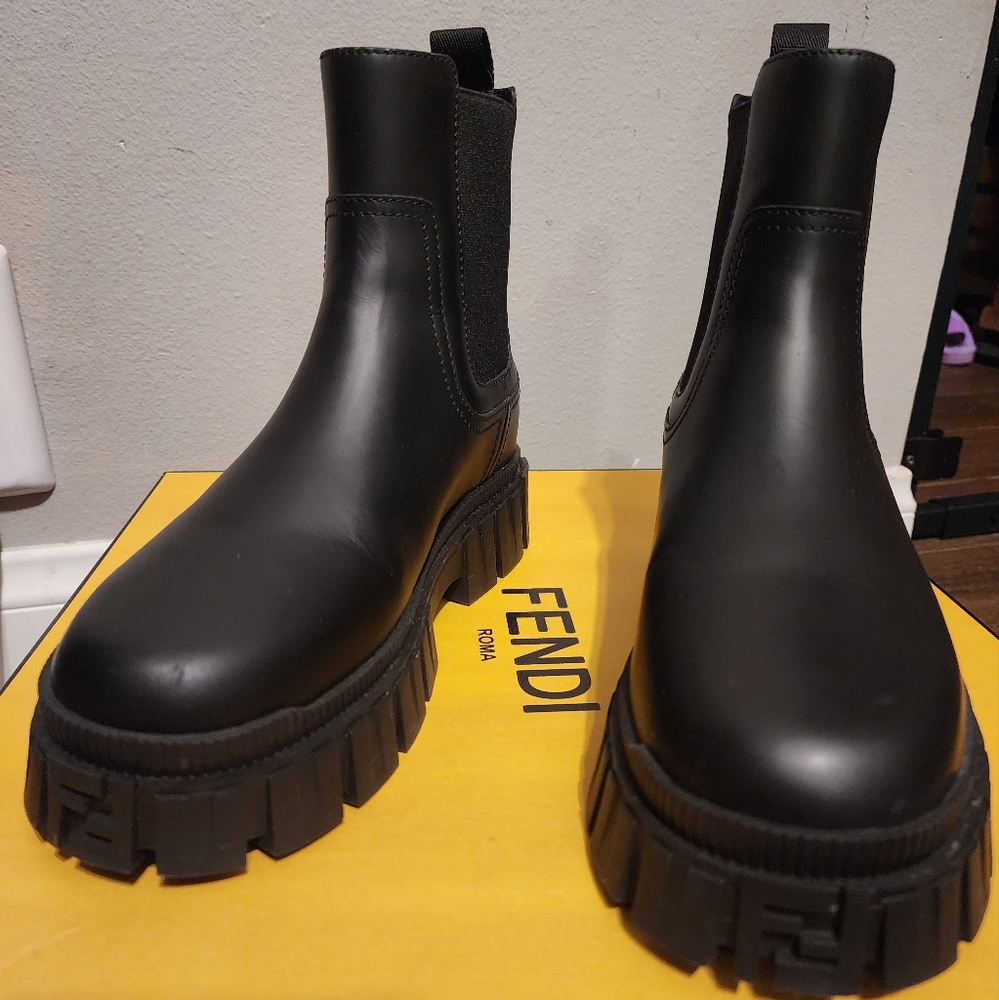 Fendi force lugged Chelsea boots